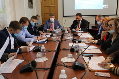 Эффективность освоения средств на содержание дорог в Иркутской области обсудили на комиссии по контрольной деятельности